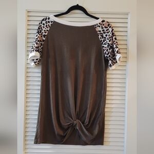 (NWOT) Brown Leopard Print Short-Sleeve Top With Knot